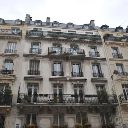 De 80 M² Proche Gare Du Nord Parigi